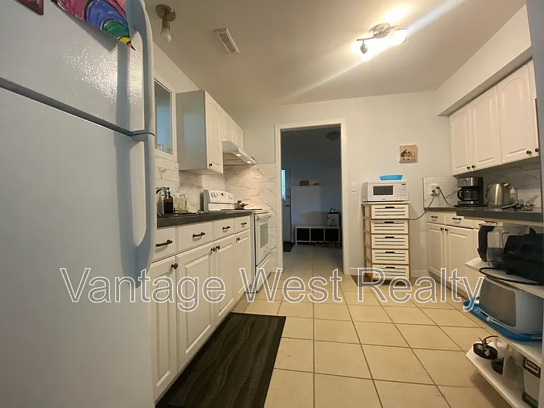 315B Hardie Rd — Photo 3