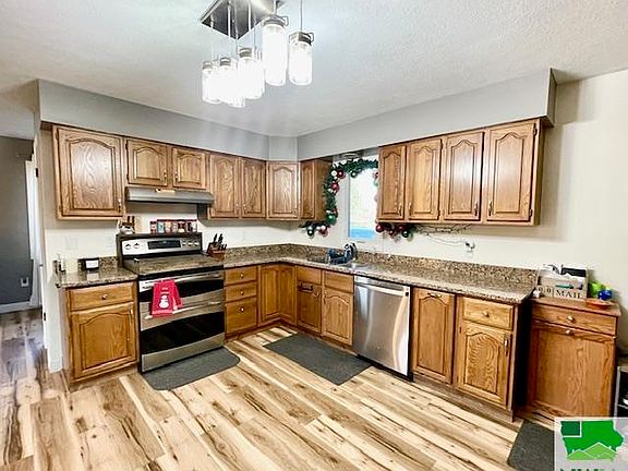 2nd image of 3600 Juniper Ct