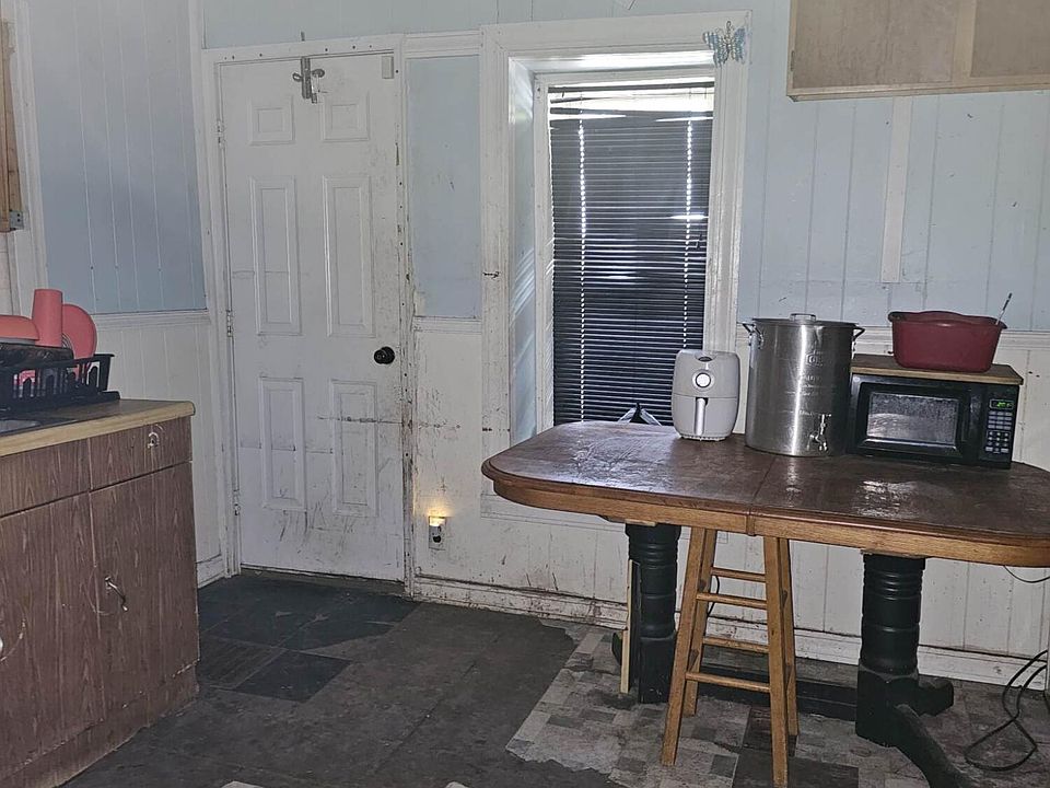 2nd image of 4 Cherry St