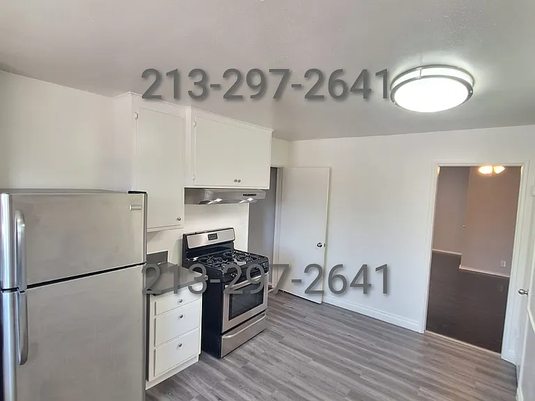 14355 Burbank Blvd #16 — Photo 8