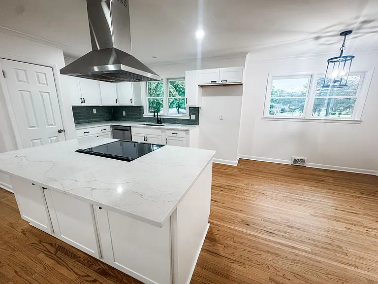 5504 Normandy Rd — Photo 3