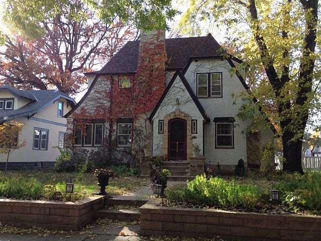 Gorgeous curb appeal!