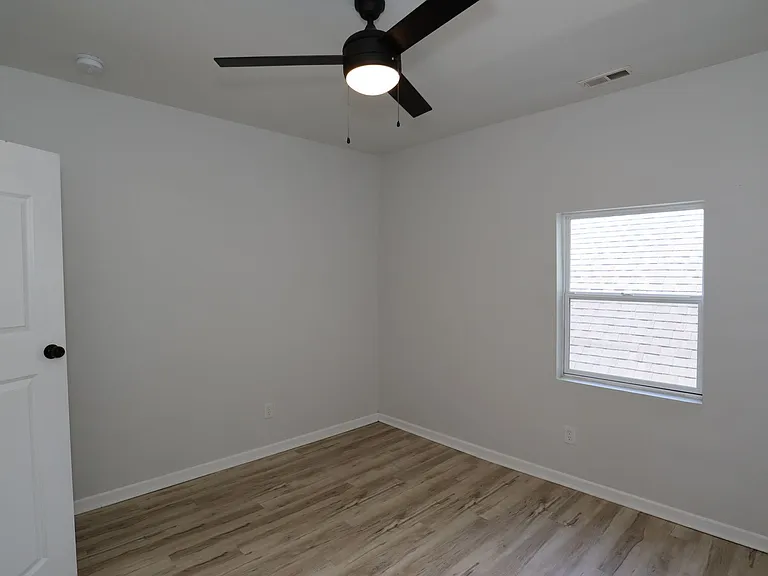 126 & 128 N Colorado Ave — Photo 12