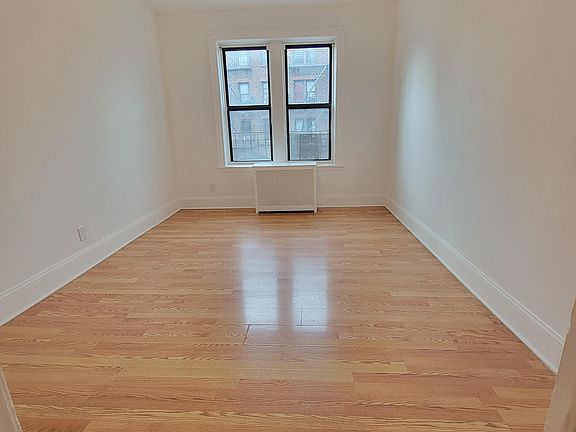 4th image of 19839 32nd Ave APT B1