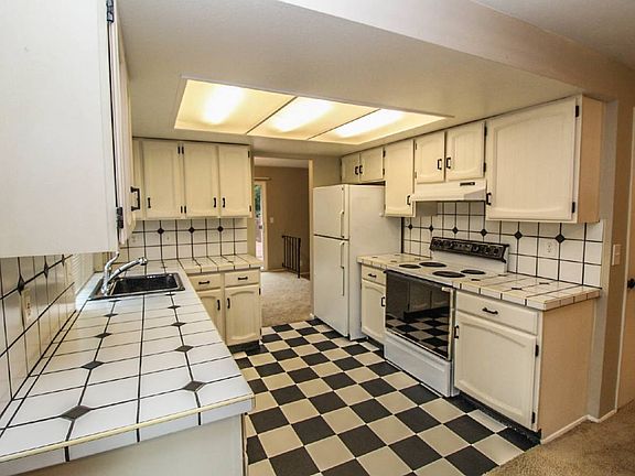 5th image of 3404 179th Ave NE