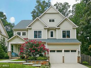 2916 N Harrison St, Arlington, VA 22207