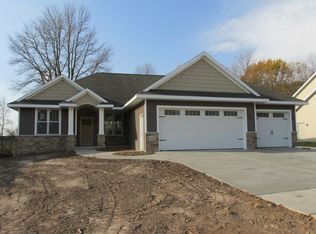 3737 Mighty Oak Trl, Green Bay, WI 54313