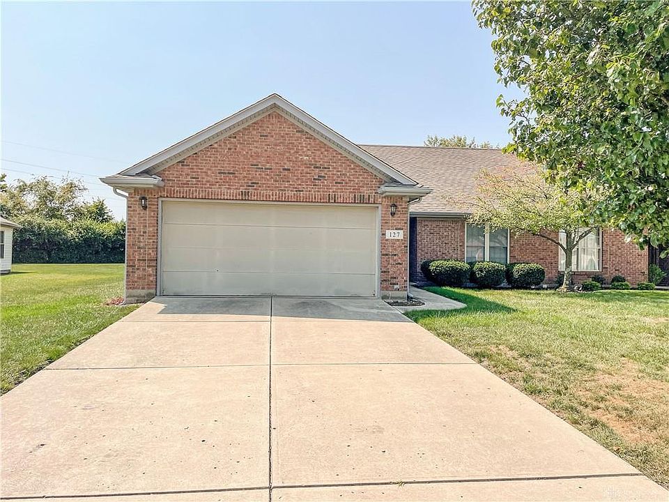 1st image of 127 Brooke Woode Dr