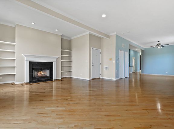 4th image of 4230 S King Dr #4