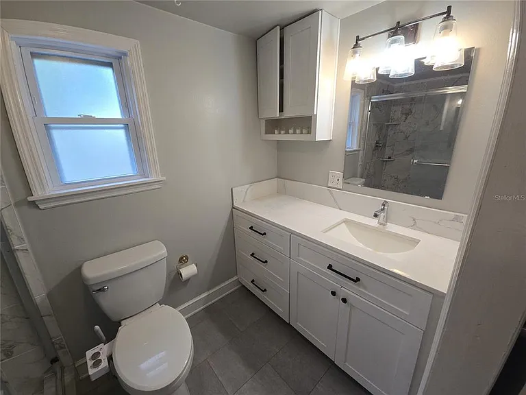 1001 W Beacon Ave — Photo 7