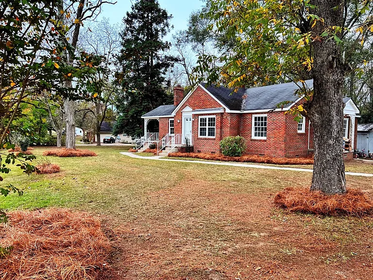 405 Thrash Rd — Photo 1