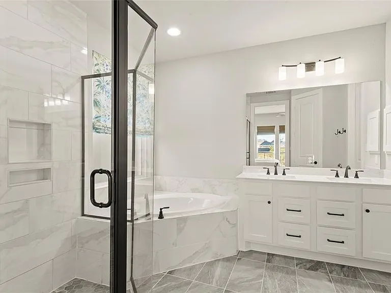 111 Chinaberry Bnd — Photo 19