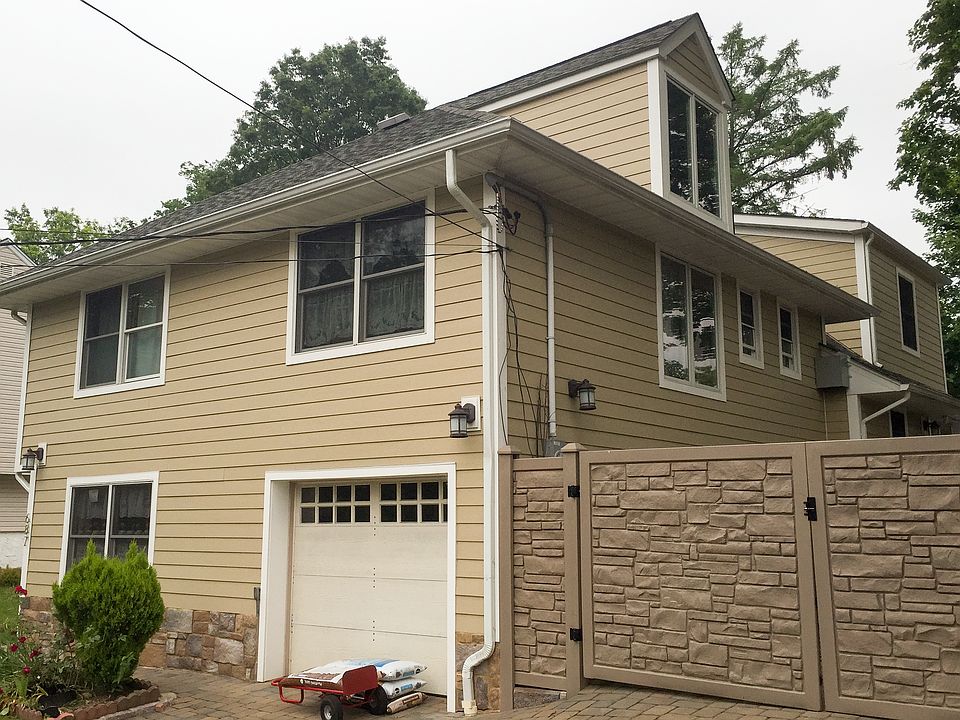 2nd image of 687 Hartwell St
