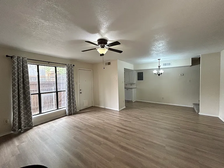 8601 Memphis Dr #A8 — Photo 4