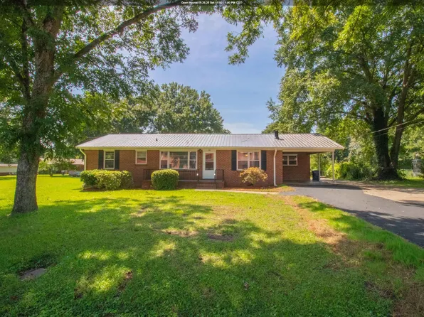 1109 Meadowbrook Dr, Oxford, AL 36203