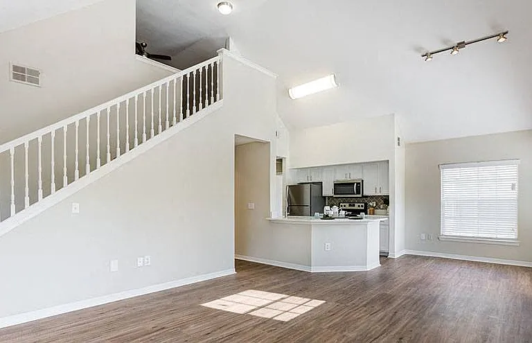 Windermere at Lakes Edge Apartments — Photo 9