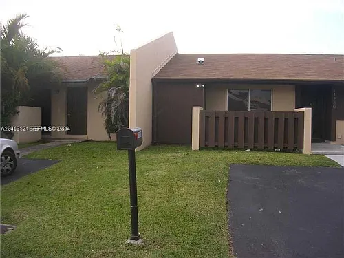 11240 SW 122nd Pl #11240 Photo 1