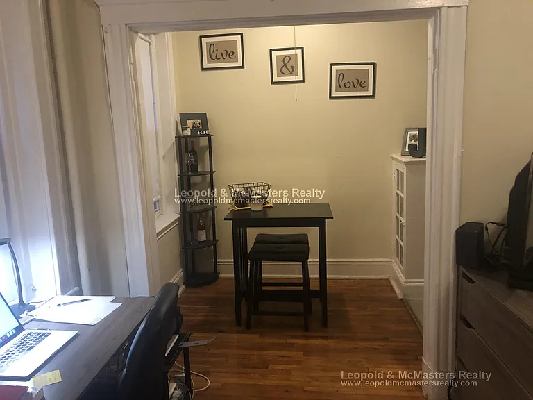 Gorden St Apartments — Photo 22