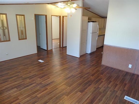 4th image of 33110 McKinley Cir