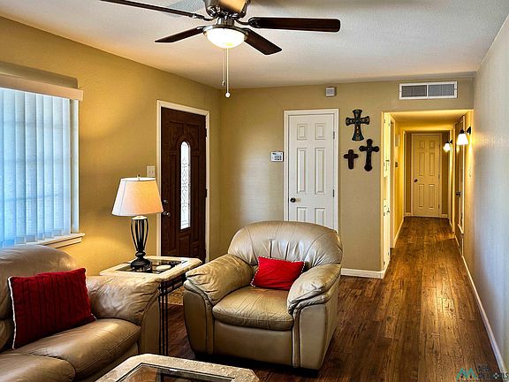 4th image of 1109 Meadow Ln