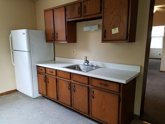 4th image of 203 N 8th St