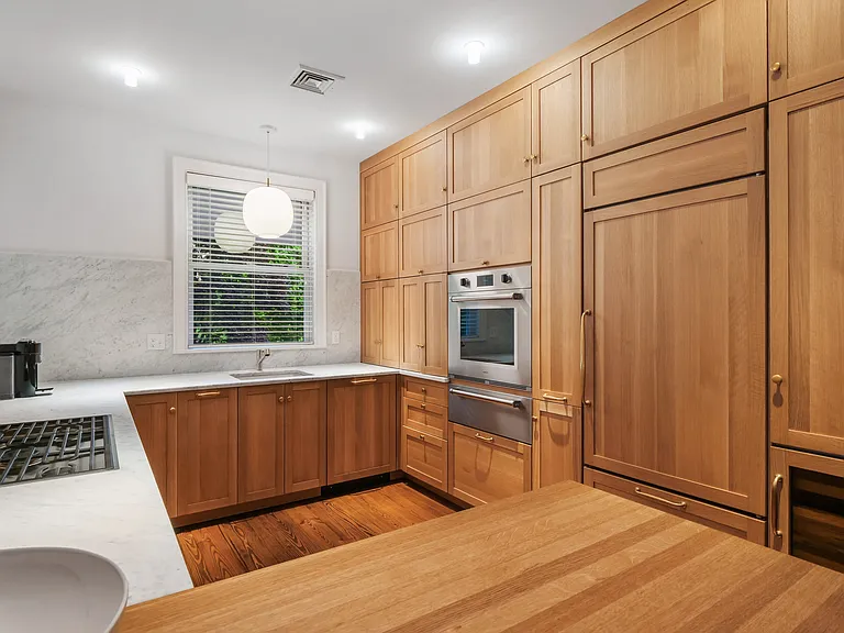 38 Fresh Pond Rd — Photo 10