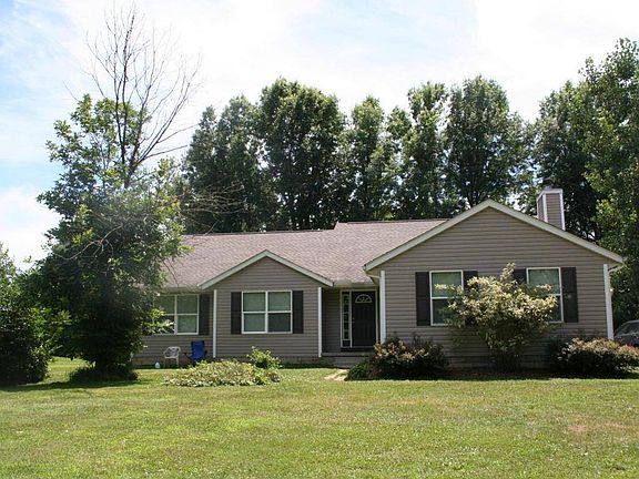 3rd image of 643 Woodside Dr