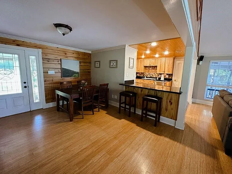 38 Martha Ln — Photo 7