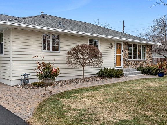 5th image of 190 Lawrence St S