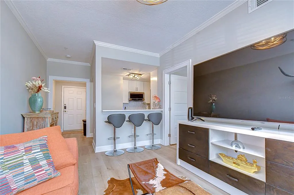 1 bed, 1.0 bath, 604 sqft, $3,000 — Photo 3