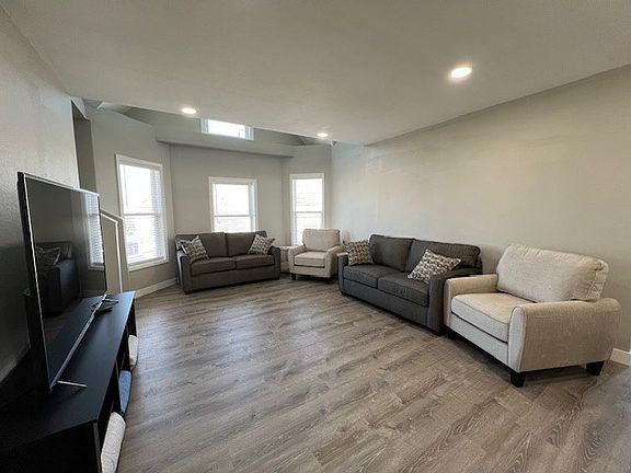 3rd image of 320 W 4th St #102