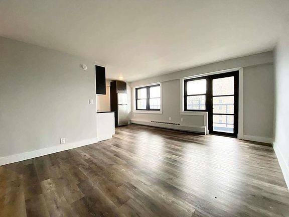 4th image of 260 Audubon Ave #18N