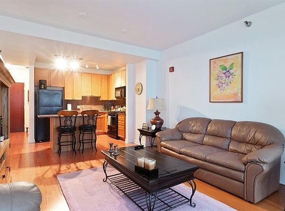 5th image of 1250 S Michigan Ave APT 2305