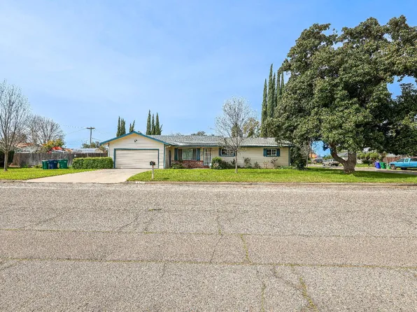 2921 Village Dr, Merced, CA 95348