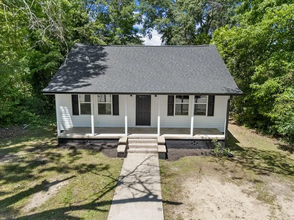 561 Woodruff St, Woodruff, SC 29388