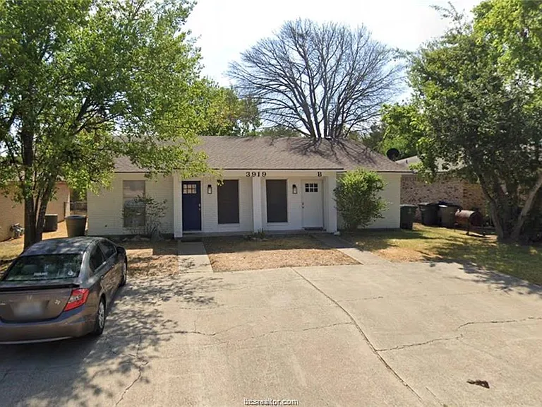 3919 Olive St #B — Photo 1