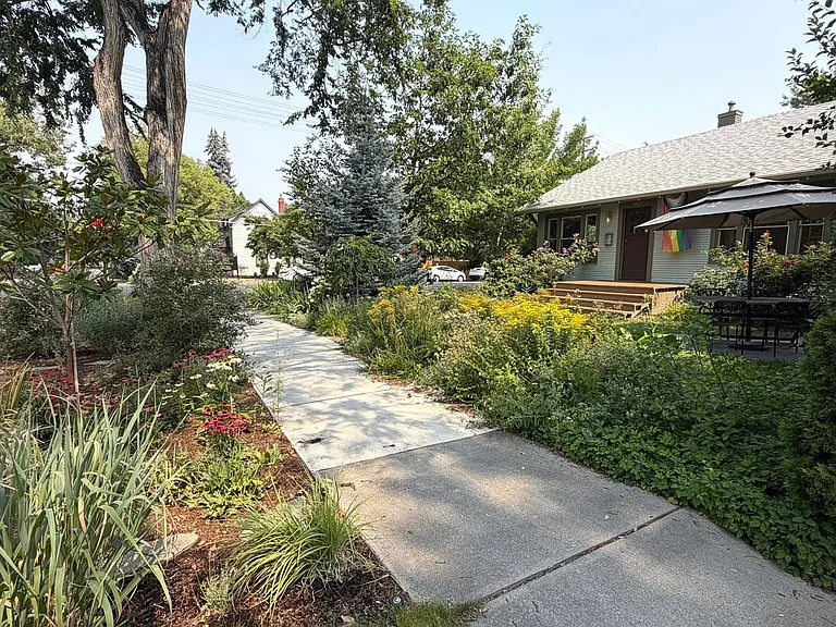1424 W Franklin St — Photo 29