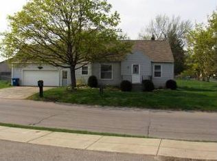 1351 Stanwood Dr NW, Grand Rapids, MI 49534