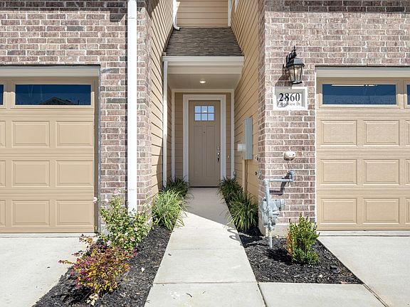 3rd image of 2860 Grandview Ext