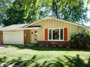 1127 Green Valley Dr, Waukesha, WI 53189