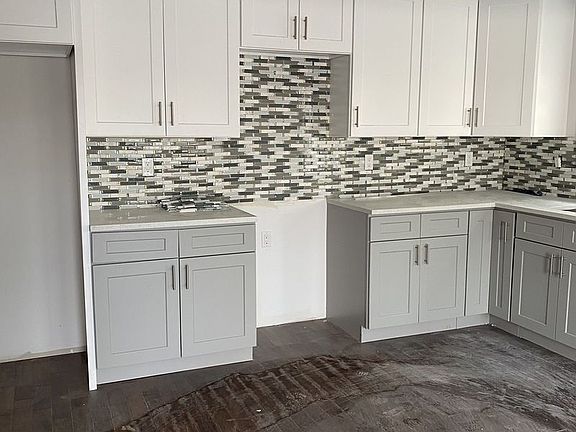 5th image of 10920 153rd St