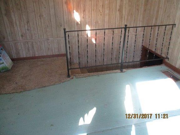 3rd image of 142 Belle Cir