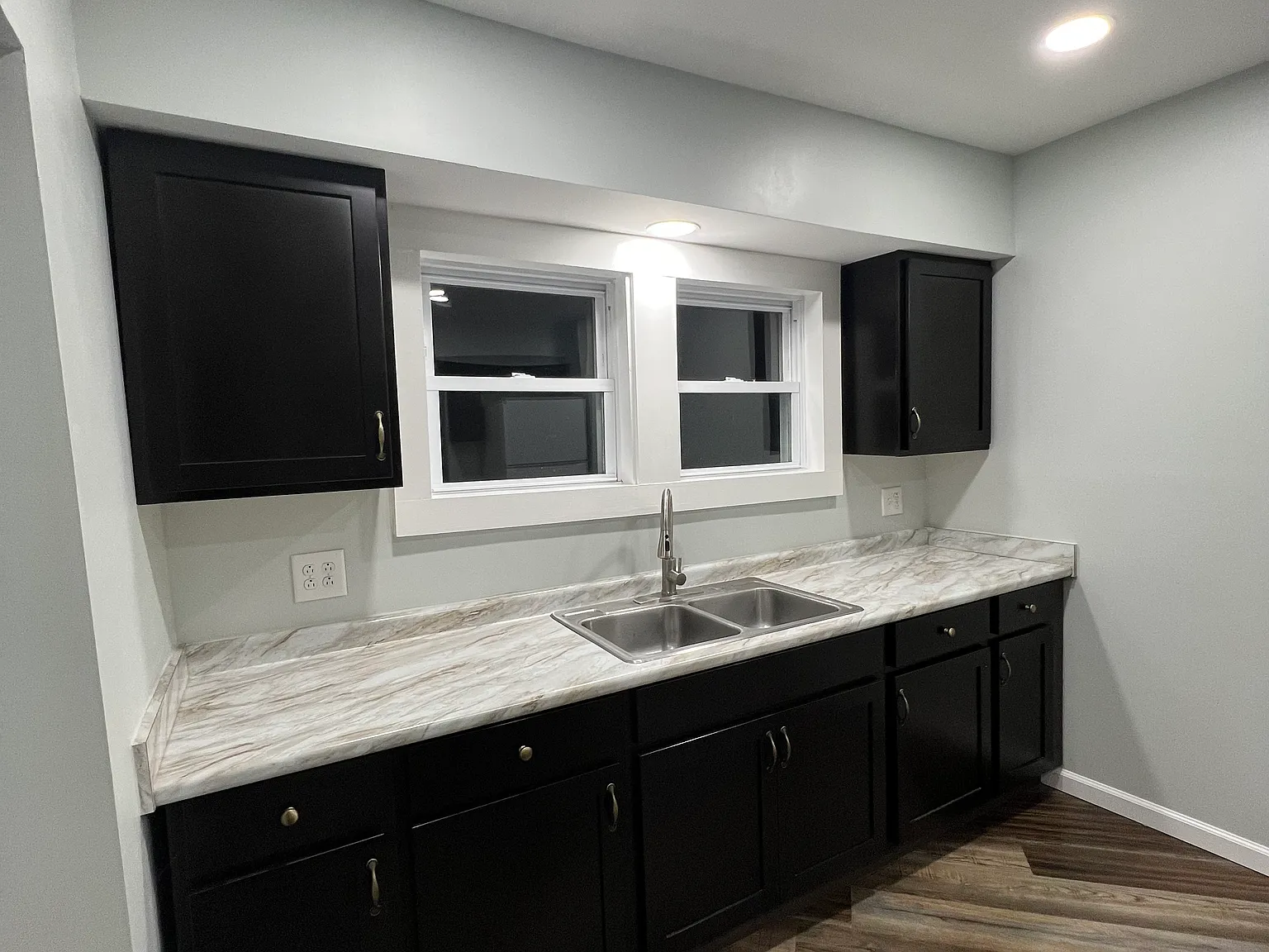 2 bed, 760 sqft, $1,100 — Photo 2