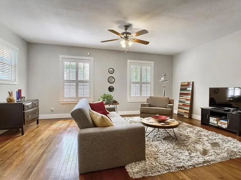702 W North Loop Blvd — Photo 12