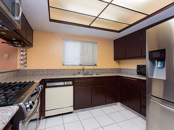 5th image of 153 Park Shadow Ct