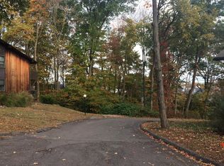 3 Country Squire Dr, Cromwell, CT 06416