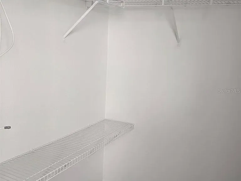 CLOSET ROOM 1