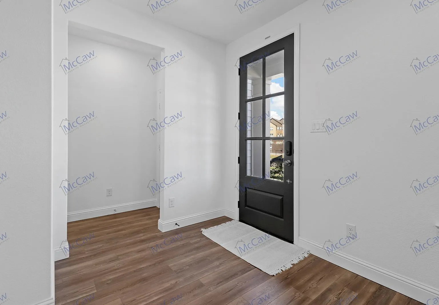 3 bed, 2.5 bath, 1961 sqft, $3,100 — Photo 3