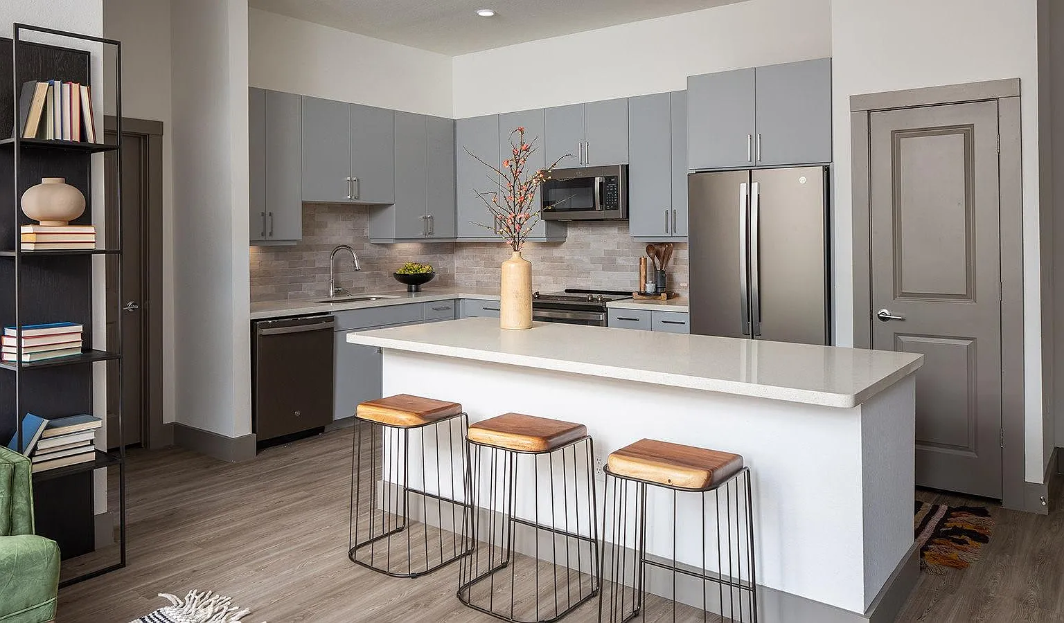 1 bed, 730 sqft, $1,630 — Photo 3