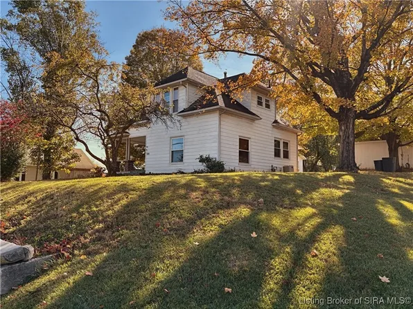 406 W Mulberry Street, Salem, IN 47167